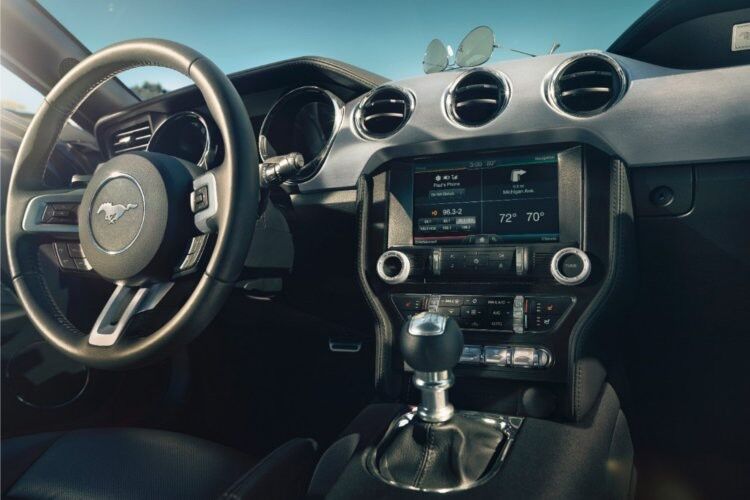 Für den europäischen Markt bietet Ford zudem ein Navigationssystem mit acht Zoll großem Farbdisplay in Verbindung mit einem Audio-Soundsystem und insgesamt zwölf Lautsprechern an. (Foto: Ford)
