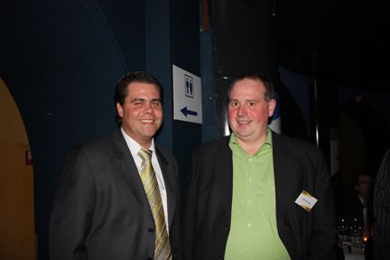 Mathias Molt (links) von MSI und Joachim Lenz (Everyware) (Archiv: Vogel Business Media)