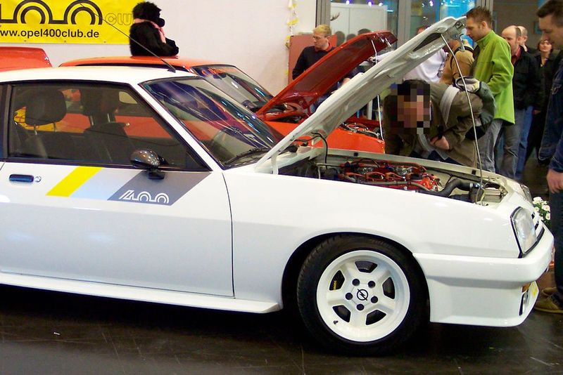 Als Opel noch Emotionen weckte: Diesen Manta 400 zeigten die Rüsselsheimer 1981 in Genf als Nachfolger des Rallye-Fahrzeugs Ascona 400, mit dem Walter Röhrl 1982 Fahrer-Weltmeister wurde. (Stahlkocher)
