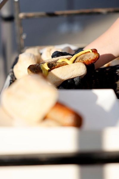 Die Stadionwurst durfte natürlich nicht fehlen. (Bild: Byteclub)