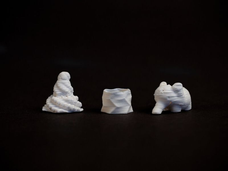 Komplexität und Leichtigkeit: Empa-Forschende haben ein 3D-Druckverfahren für biologisch abbaubares Cellulose-Aerogel entwickelt. (Bild: Empa)