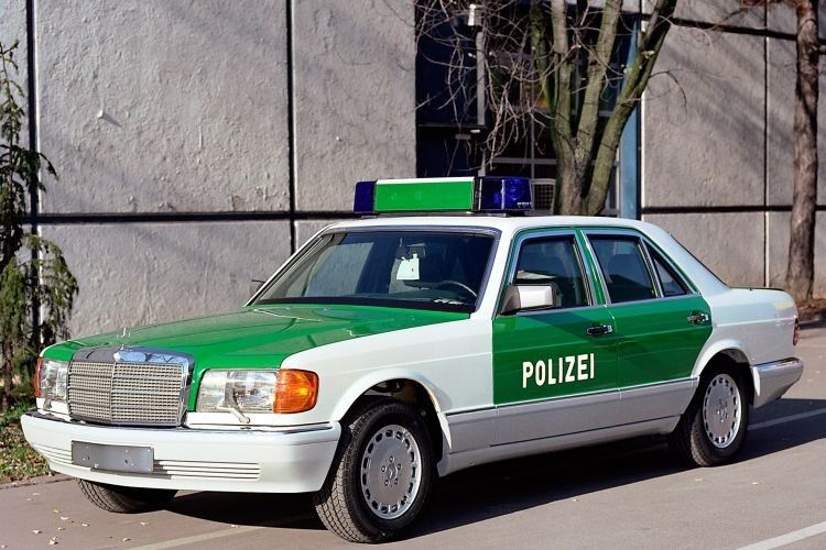 Wurde zum Leidwesen der Polizei nur für „Spezialaufgaben“ wie zum Beispiel zur Bewachung großer Geldtransporte angeschafft und eingesetzt: S-Klasse Typ W126. (Foto: Daimler)