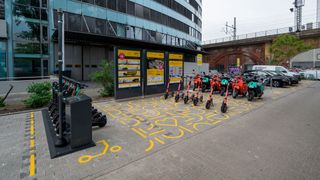 Kleinstfahrzeuge wie E-Mopeds oder Scooter sind wenig kapitalintensiv – Anbieter sind deshalb oft schneller profitabel als beispielsweise Carsharing-Unternehmen. (BVG/Andreas Süß)