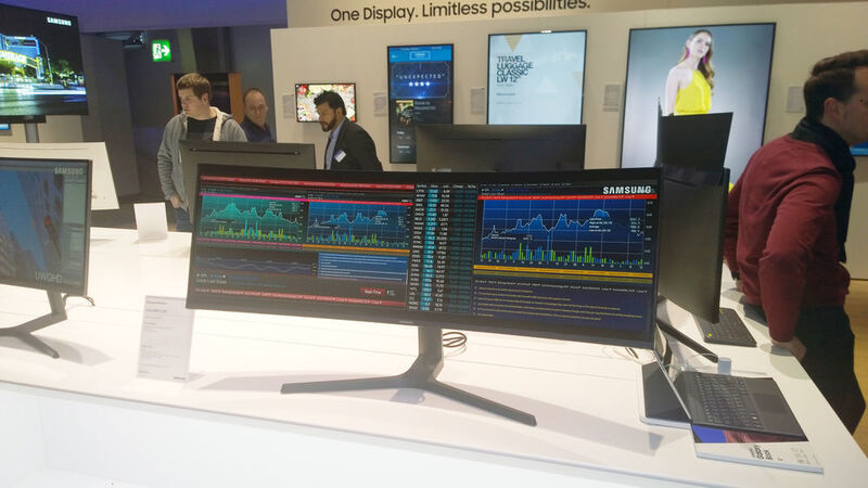 Alternative zu zwei Displays auf dem Schreibtisch: Die Ultra-Widescreen-Monitore von Samsung. (Vogel IT-Medien)