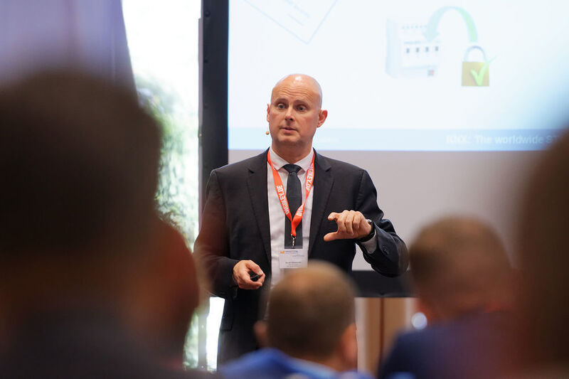 Joost Demarest von der KNX Association erläuterte in seinem Vortrag, wie Sicherheit beim Gebäudebus KNX funktioniert. (EP)