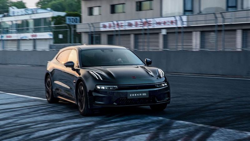 Die ersten Exemplare des Zeekr 001 sollen bald zu den Kunden rollen. (Bild: Zeekr)