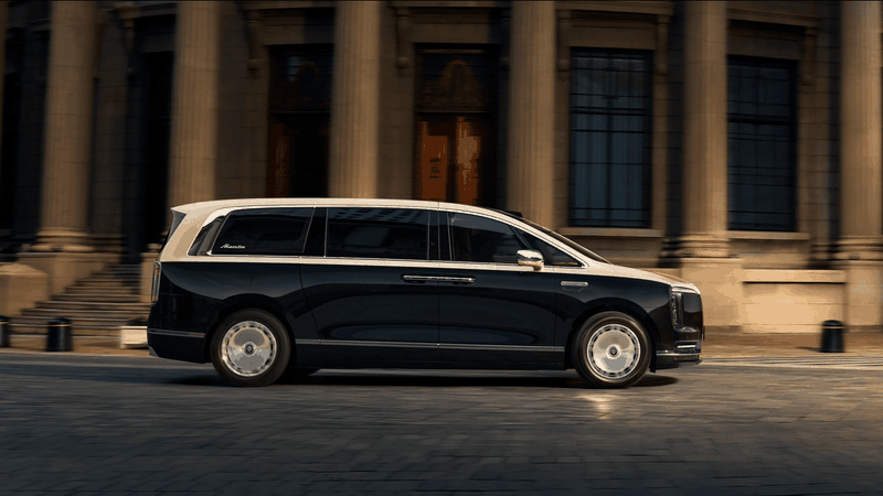 Beim Luxus-Van Maextro V800 ist das Bremspedal gebrochen. Das hat Konsequenzen für die Regulatorik in China. (Bildschirmfoto von der Webseite)(Bild:  Maextro/HIMA)