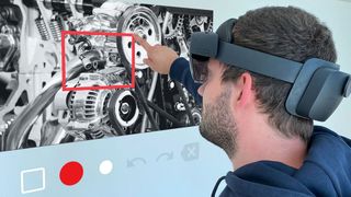 Einblick in die Zukunft: Techniker nutzen Smartglasses und AR für eine präzise und freihändige Wartung per Fernzugriff.  (Bild: Bitnamic GmbH)