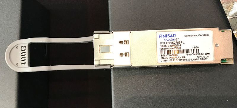 Gesehen auf der Londoner Panduit-Veranstaltung „400G at Light Speed“: einen Tranceiver von Finisar, den es noch nicht gbt.  (Ulrike Ostler/ Vogel IT-Medien GmbH)
