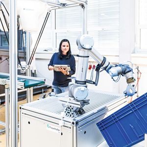 Die Software drag&bot ermöglicht eine hardwareunabhängige und intuitive Roboterprogrammierung ohne Entwicklerkenntnisse. 