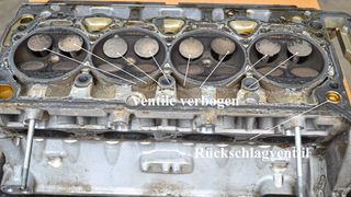 Infolge Öldruckmangels versagt bei diesen Motoren die Schmierung; die Nockenwellenlager und oftmals auch die Ventile fressen, und der Zylinderkopf ist Schrott. (Bild: Motoren Wild)