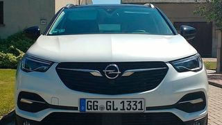 Außen Opel, innen (viel) Peugeot: Das ist der Grandland X. (Jan Rosenow)