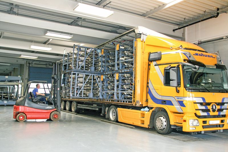 Auch das Be- und Entladen von Lkw könnte in Zukunft zunehmend automatisiert werden. (Bild: Alfred Schuon)