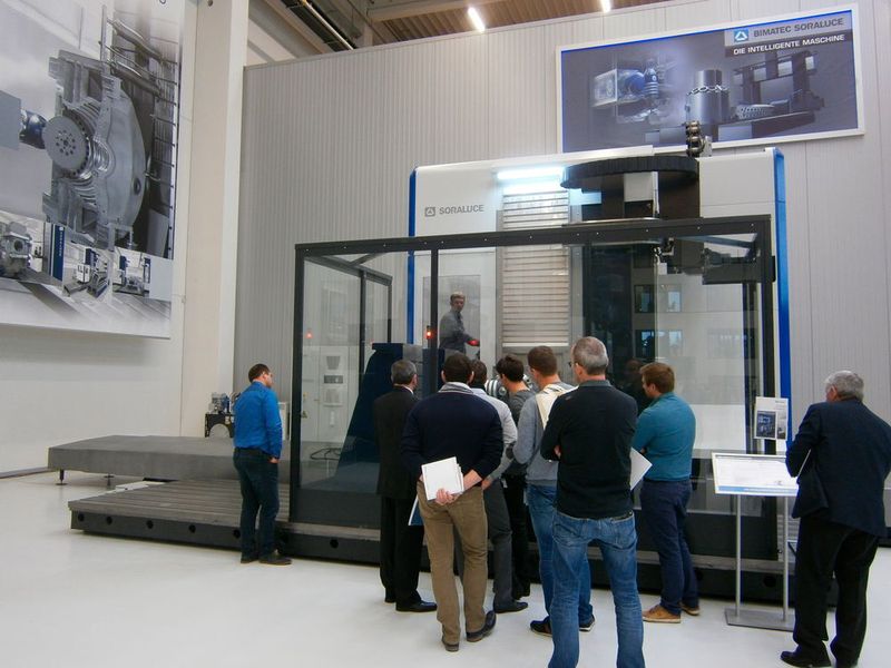 Eine FLP 8000 zeigte man mit dem DWS-System (Dynamics Active Stabiliser)... (Königsreuther)