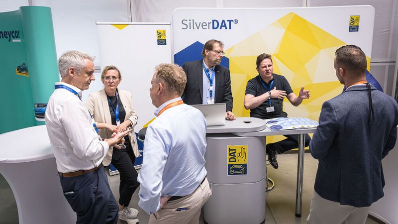 Zum Kreis der Hauptsponsoren zählt auch die Deutsche Automobiltreuhand (DAT) – als Datenlieferant ein unverzichtbarer Teil des automobilen Aftermarkets. (Bild: Stefan Bausewein)