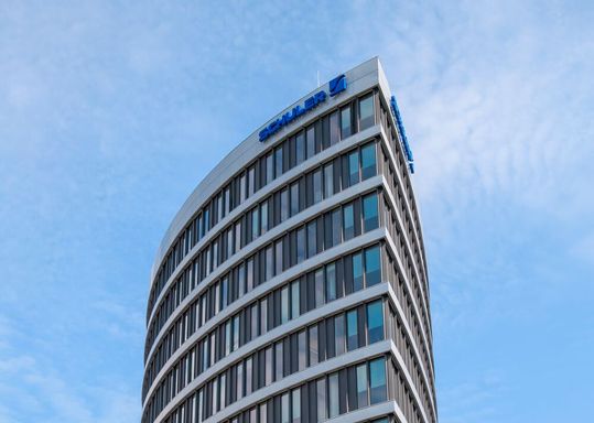 Die Schuler Group kann sich angesichts der Ergebnisse im dritten Quartal 2022 nicht beklagen. Ebenso ist es mit der Schuler-Tochter Andritz bestellt, die sogar ein Rekordergebnis melden kann. Hier die Details ...(Bild:  Schuler)