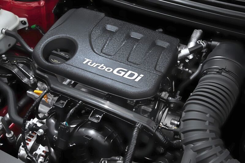 Unter der Haube des Testwagens arbeitet ein Einliter-Dreizylinder mit 74 kW/100 PS, dem ein Turbo zur gebotenen Dynamik verhilft.  (Hyundai)