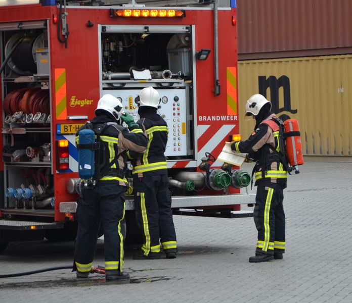 Einsatzkräfte vor Ort sind dadurch in der Lage mögliche Gegenmaßnahmen nachzuschlagen und zeitnah einzuleiten. (PROCESS)