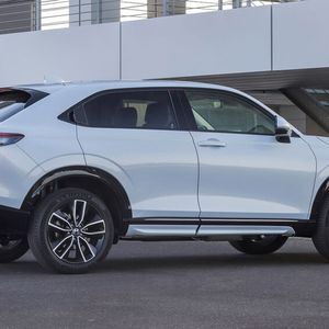 Auch von der Seite sieht der Honda HR-V gut aus.(Bild:  Honda)