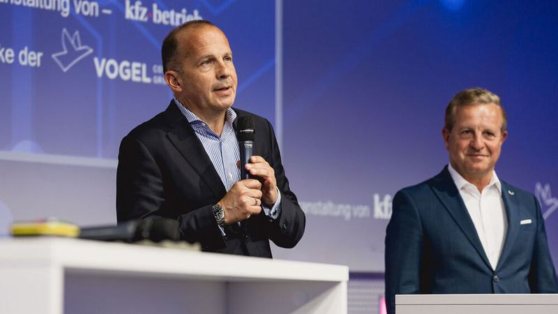 Achim Schaible, Vorsitzender und Sprecher der Geschäftsführung Volkswagen Deutschland, erläuterte, warum sich der Wolfsburger Hersteller wieder vom Agenturmodell verabschiedet hat.  (Stefan Bausewein)