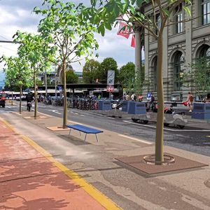 Hier kann virtuell bereits in der geplanten zweiten Baumreihe an der Bahnhofstrasse flaniert werden.