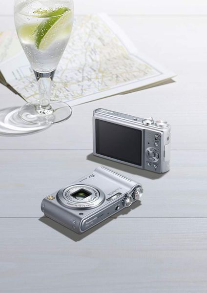 Dünne Linsen erlauben die schlanke Bauweise der Lumix ZX1 von Panasonic. (Archiv: Vogel Business Media)