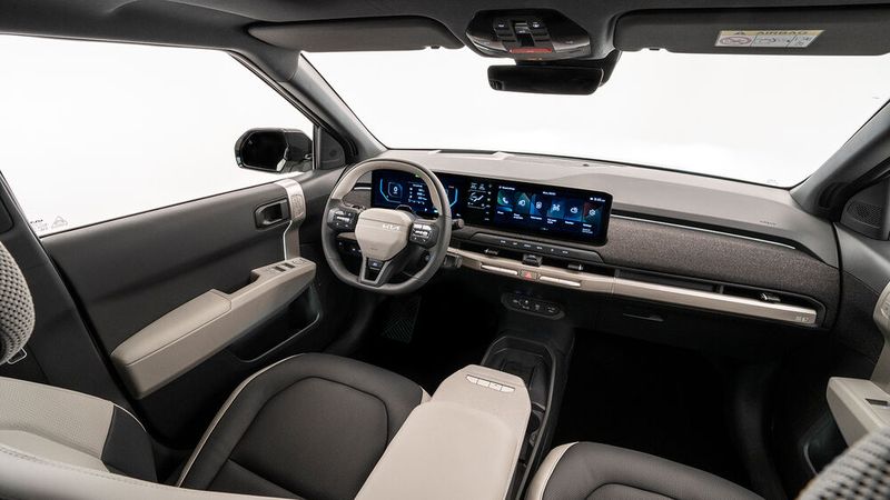Der Innenraum soll eine wohnzimmerähnliche Atmosphäre haben. (Bild: Kia)
