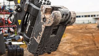 Bei den Schnellwechseleinrichtungen für Baggeranbaugeräte der Firma Rädlinger Maschinen- und Stahlbau GmbH kommen die neuen Verriegelungszylinder von Weber-Hydraulik zum Einsatz. (Bild: Rädlinger Maschinen- und Stahlbau GmbH)