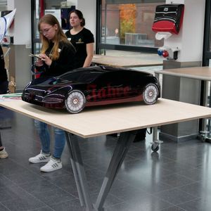 ... und Teamwork bei der Deutschen Meisterschaft der Fahrzeuglackierer.(Bild:  Wenz - VCG)