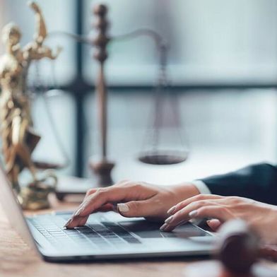 Viele Geschäftsführer und IT-Sicherheitsverantwortliche blicken mit Sorge auf die potenziellen Risiken eines Datenschutzvorfalls. (Bild: © Kritdanai – stock.adobe.com)