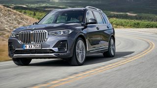Mit dem neuen X7 schließt BMW nun zum Mercedes GLS und Audi Q7 auf. (BMW)