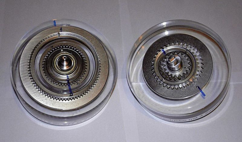 Bild 1: Die Akbargetriebe sind Exzentergetriebe mit vier Zahnrädern, die hohe Untersetzungen ermöglichen. (Bild: Maul Konstruktionen)