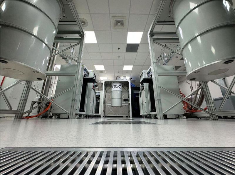 OQC integrierte erstmals einen Quantencomputer in ein Co-Location-Rechenzentrum, „Cyxtera LHR3“, London.  (Bild: OQC)