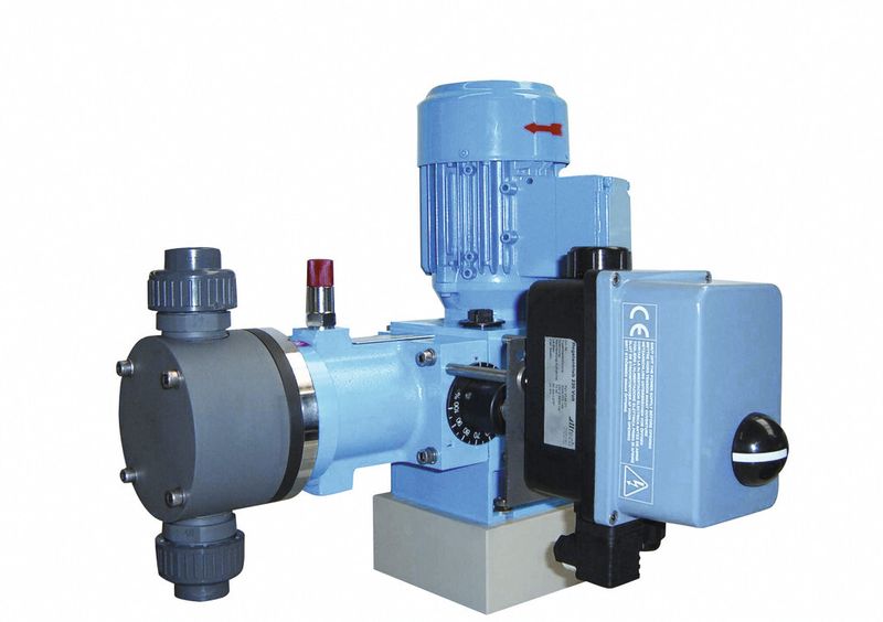 Exakt definierte Volumina pro Hub oder pro Zeiteinheit: Kolben-Membran-Dosierpumpen von Alltech kommen in den unterschiedlichsten Industriebereichen zum Einsatz. (Bild: Findling)