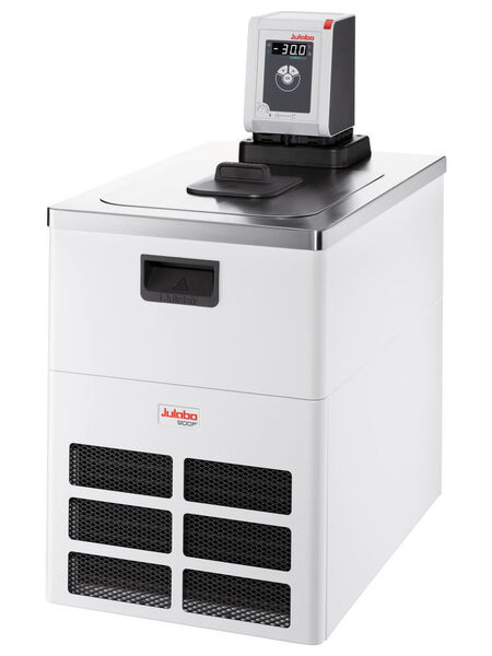 Die neuen Kälte-Umwälzthermostate CD-601F und CD-900F aus dem Corio-Programm eignen sich besonders für die Verwendung in Labor und Industrie. (Julabo)