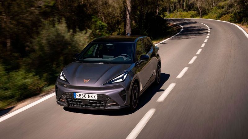 Die im Test gefahrene Topversion kostet sage und schreibe 46.525 Euro – eine Menge Holz für einen Kleinwagen. (Bild: Cupra via Autoren-Union Mobilität)