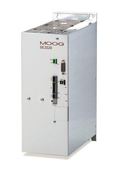 Das Energiemanagement-System DE2020 deckt Lastspitzen mit Leistungsabruf aus der Kondensatorbank ab. Energiegewinne aus Bremsen nutzt es zum Aufladen der Konsendatoren. (Moog)