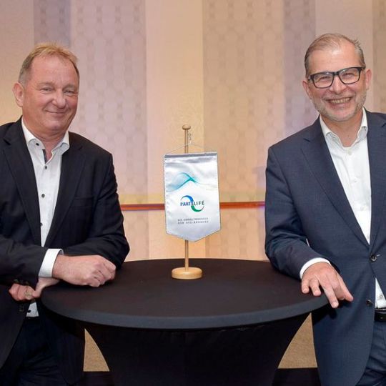 Franco Jutrczenka (li.) und Daniel Grub übernahmen die Partslife-Geschäftsführung. (Bild:  Partslife)
