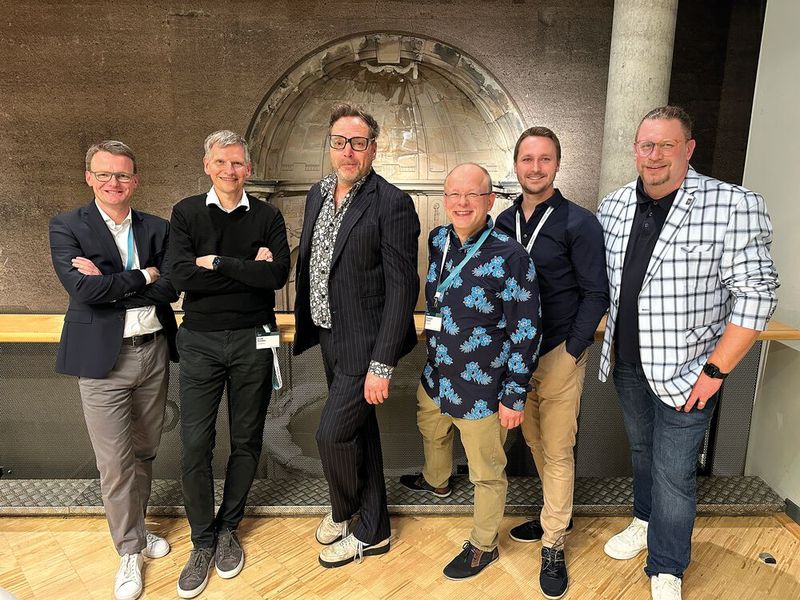 Immer gut, wenn die Chefs was zu Lachen haben.  (Bild: Vogel IT-Medien)