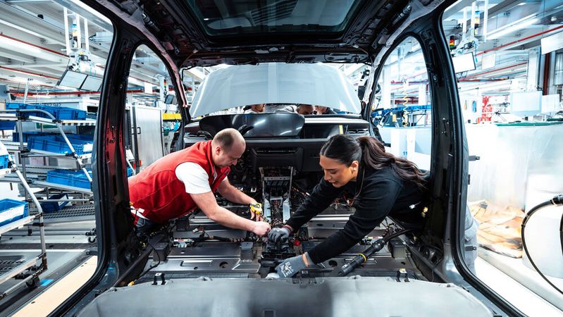Audi fertigt seit Ende 2023 den Q6 -Tron in Ingolstadt. Im Werk waren dafür einige Umbaumaßnahmen notwendig.(Bild:  AUDI AG)