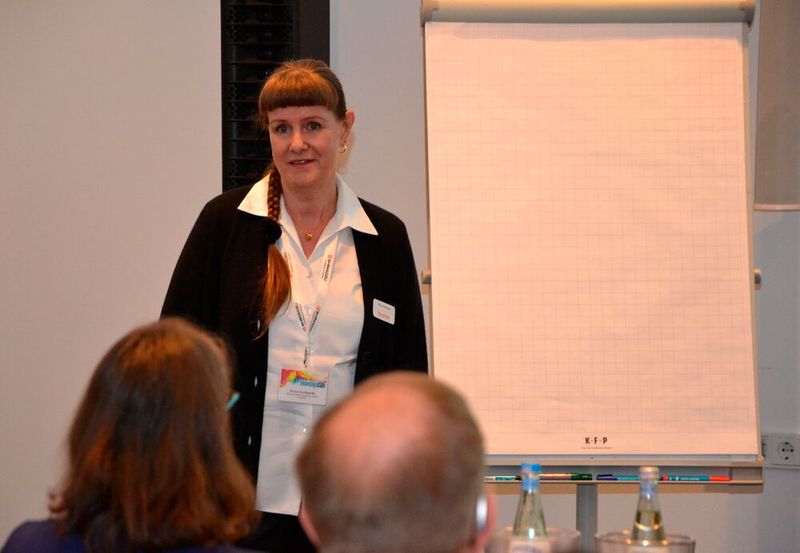 Ebenfalls sehr anwendungsnah stellte Petra Gerhards von Thermo Fisher Scientific in ihrem Vortrag einen kompletten HPLC-Workflow für die Analytik von kleinen, basischen Molekülen vor. (Ottleben / LABORPRAXIS)