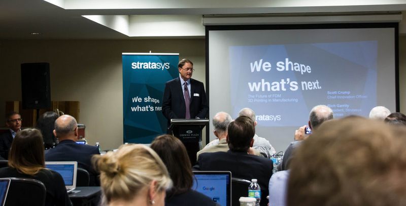 Mit den Worten „Welcome to the future!” begann Stratasys-Gründer und Erfinder der FDM-Technologie Scott Crump seine Vorstellung der Visionen von Stratasys in Eden Prairie (K. Juschkat/konstruktionspraxis)
