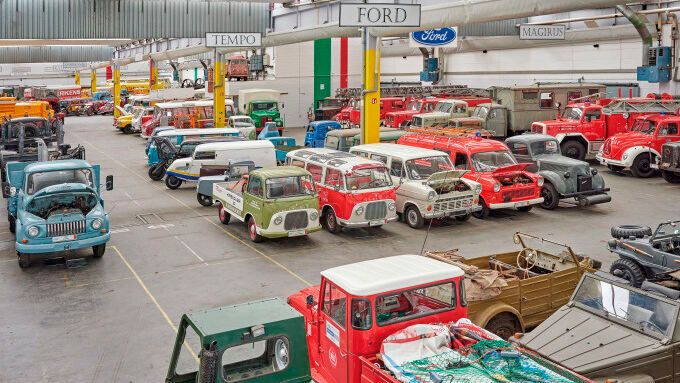 Automobile Technik zum Anschauen: Deutschlands Museen rund um die historische Mobilität listet das Portal Oldtimermuseen.de auf.(Bild:  PS.Speicher)