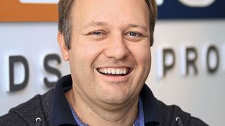 Philipp Posselt, Gründer des Datenanalyse-Start-ups Vecat, will als Vorsitzender des Netzwerks Autohaus Transformation das Verständnis von Autohäusern und Tech-Unternehmen füreinander stärken. (Bild: Veact)