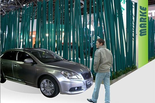 Dekorative Raumteiler für die Fahrzeugausstellung. (Archiv: Vogel Business Media)