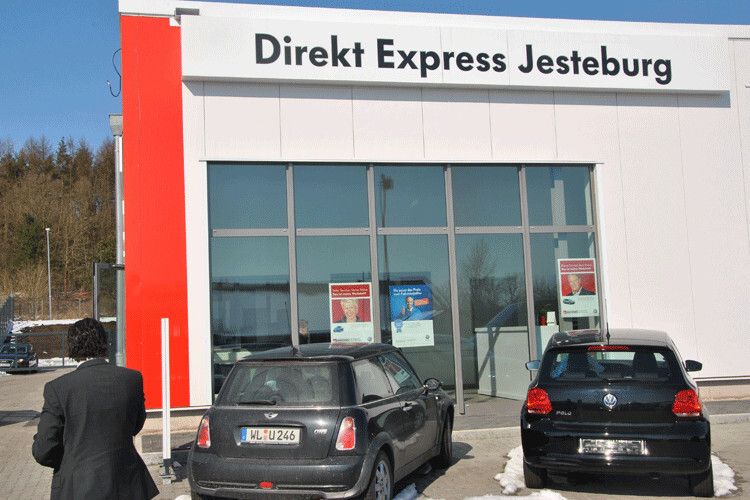 Im Direkt-Express-Betrieb von Kuhn & Witte werden nicht nur ältere Fahrzeuge gewartet, sondern auch sämtliche Gebrauchtwagen auf Vordermann gebracht. (Foto: v. Maltzan)