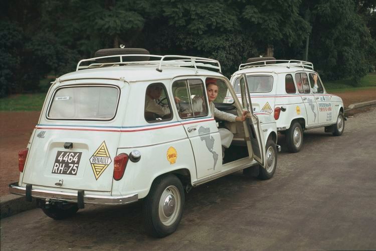 Zu bzw. vor Beginn ihrer 40.000 Kilometer-Tour quer durch den amerikanischen Kontinent dürfte die Stimmung noch ausgelassen gewesen sein. Das sollte sich bald ändern... (Bild: Renault)