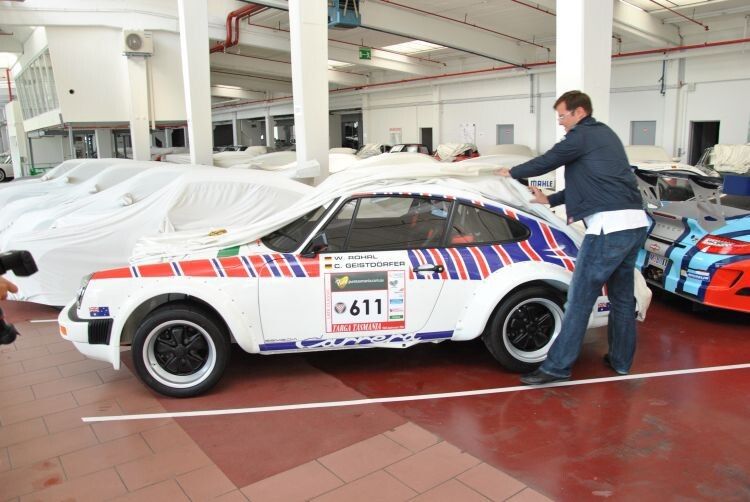 Walter Röhrl mit Co Geisdörfer fuhren 1981 neben einem 944 einmailg einen WM-Lauf auf einem Porsche 911 SC . Auf Platz 2 liegend fielen sie mit einem Antriebswellenschaden aus – gegen eine übermächtige Allradkonkurrenz. (Foto: Dominsky)