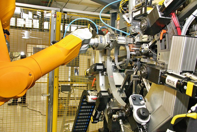 Nachhaltigkeit und Profit vereint die SUL-Anlage bei Freudenberg Sealing Technologies, die im Vergleich zum bisherigen Verfahren 73 % des Materials einspart. (Bild: Freudenberg Sealing Technologies)