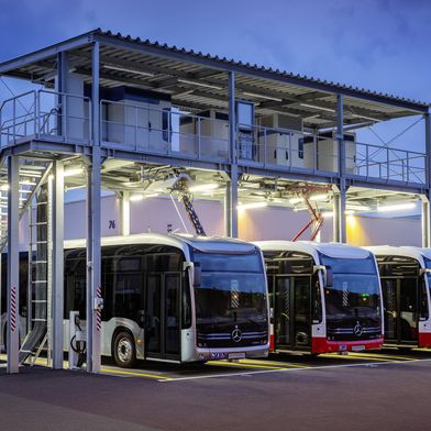 Daimler Buses beteiligt sich zu 49 Prozent am Softwareanbieter Sinos. (Bild: Daimler Truck)